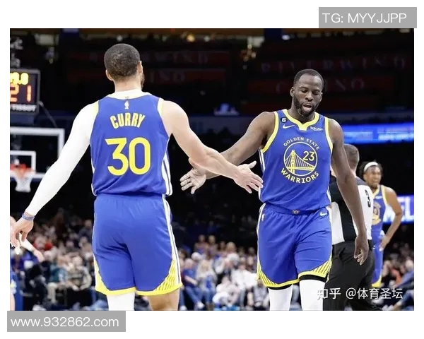 勇士与雷霆对决数据分析揭示比赛关键表现与战术策略